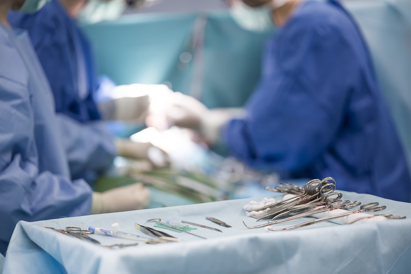 Table with surgical instruments Table with surgical instruments